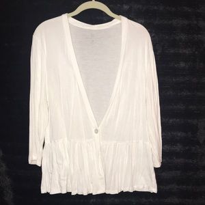 New York & Company Quarter sleeve white cardigan!